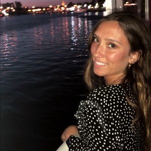 Meet your Posher, Nicole